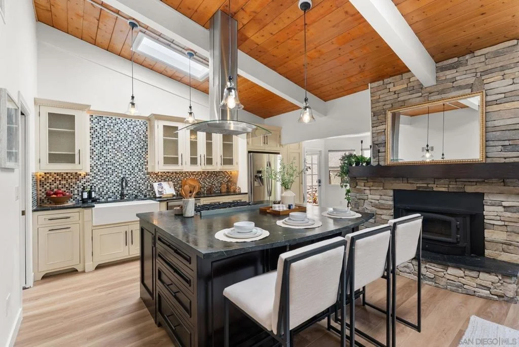 Photo of 12832 Stone Canyon Rd