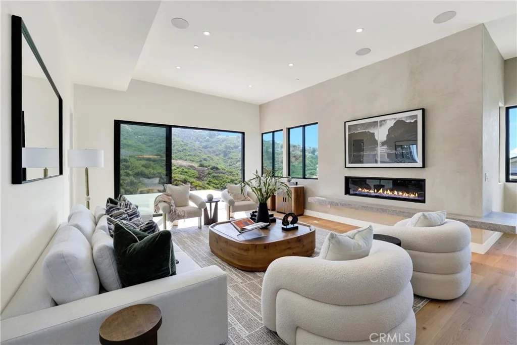 Photo of 408 Avenida Presidio