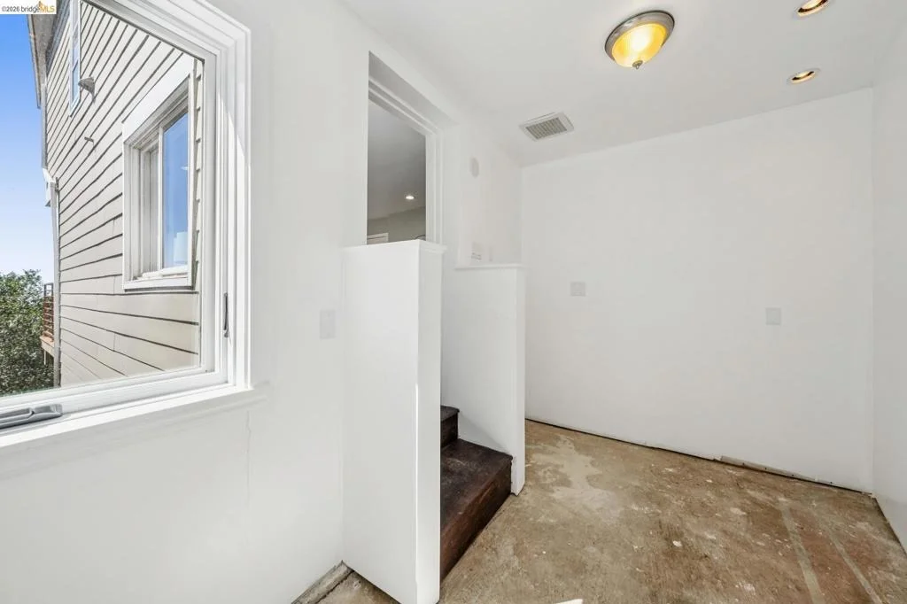 Photo of 1394 Queens Rd