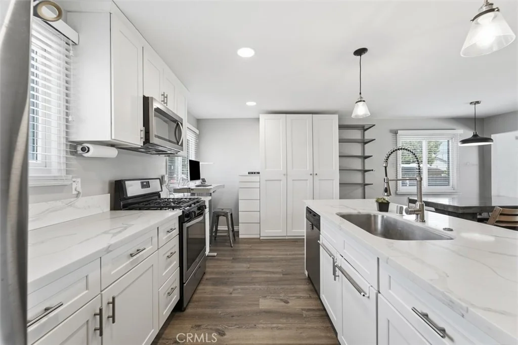 Photo of 3945 W 176th Street