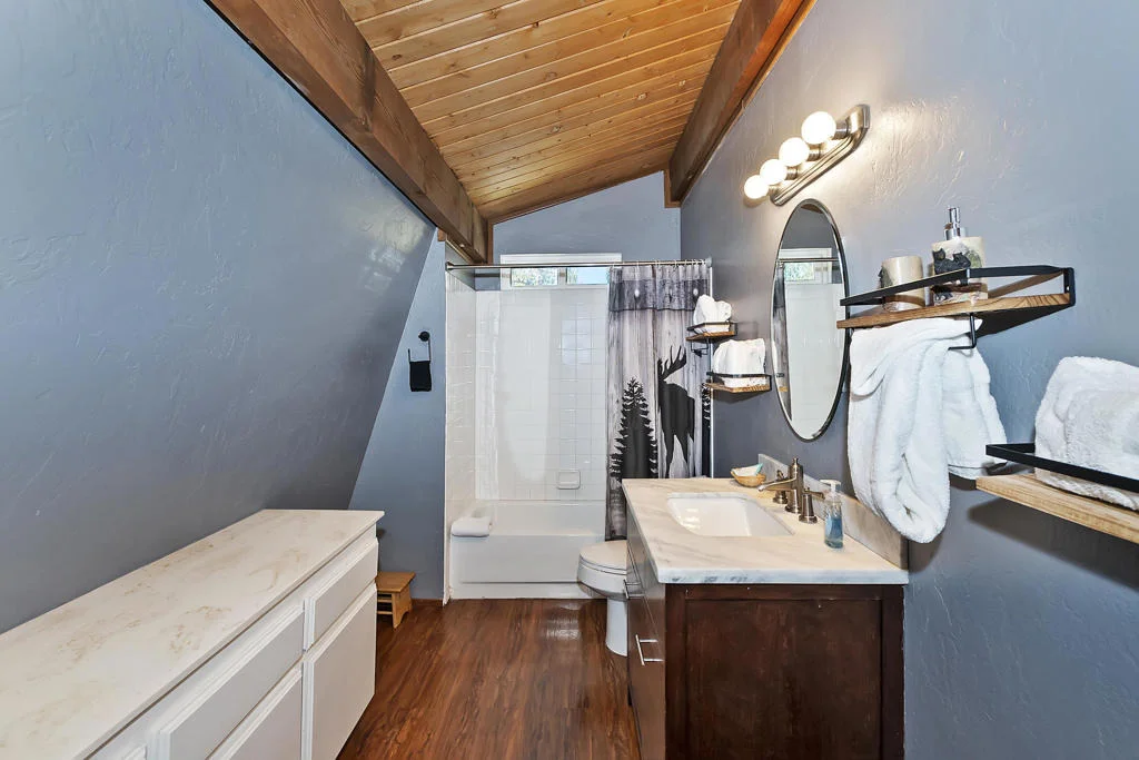 Photo of 40138 Hillcrest Drive
