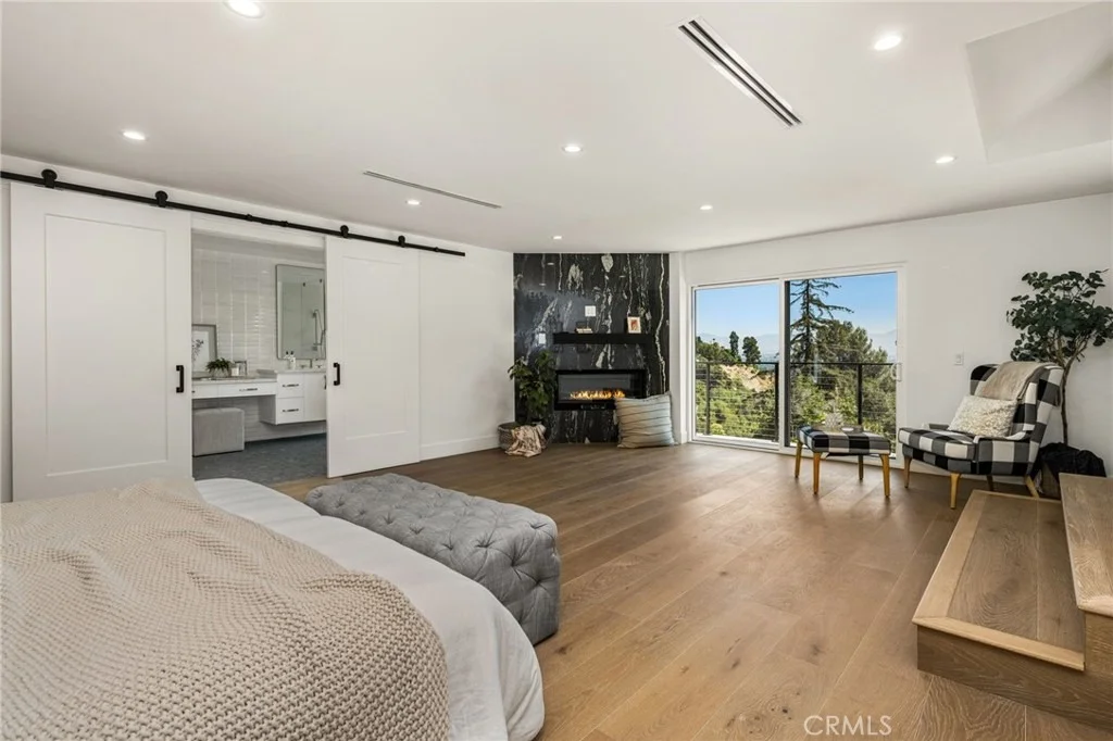 Photo of 3566 Beverly Glen