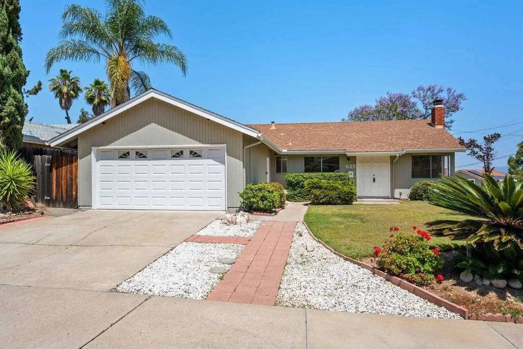 Photo of 527 La Sombra Drive