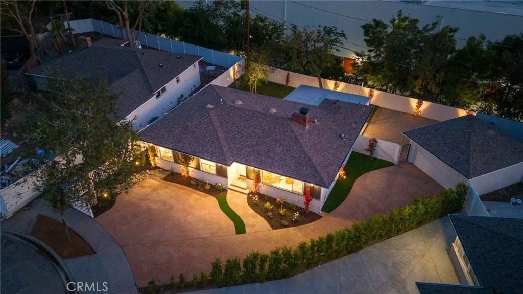 Photo of 6433 Creemore Lane