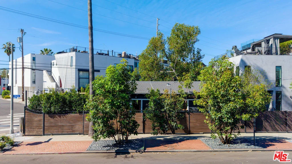 Photo of 1130 Electric Avenue