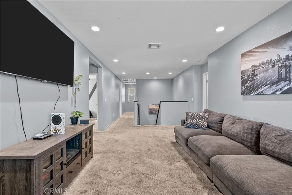 Photo of 6949 Beale