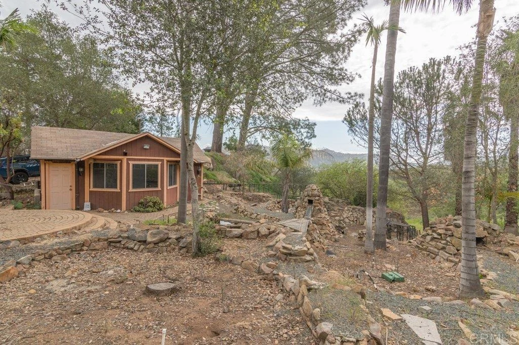 Photo of 4327 Hollyhill Road