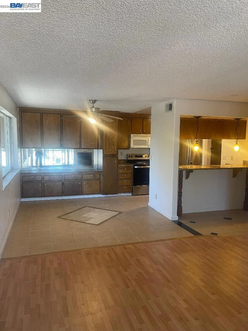 Photo of 656 Juana Ave