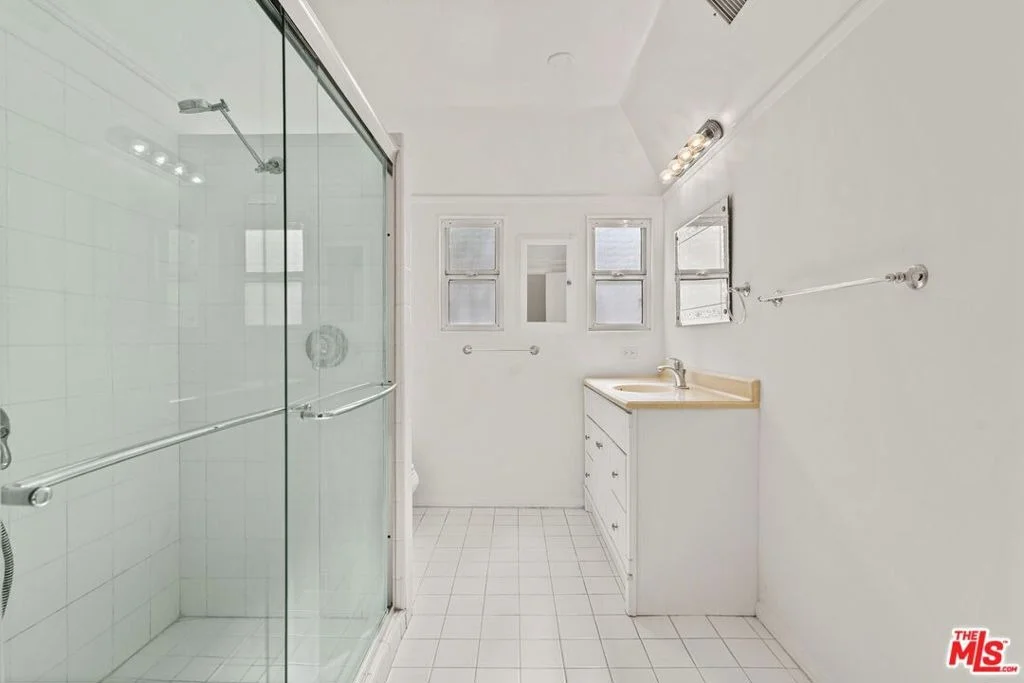 Photo of 512 N Elm Drive