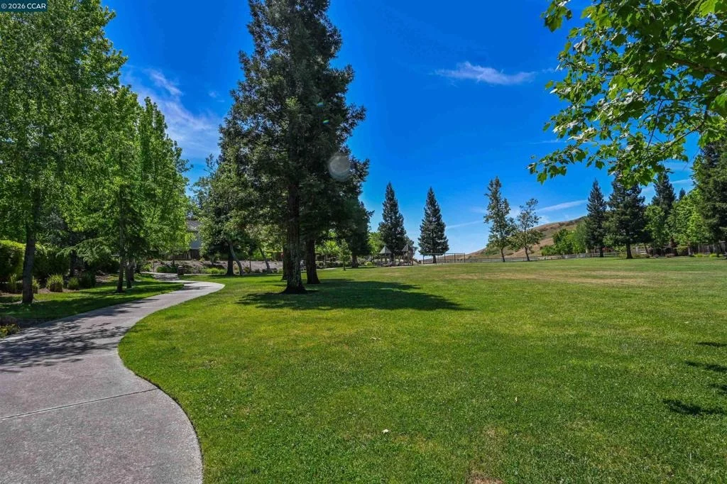Photo of 219 Viewpoint Dr
