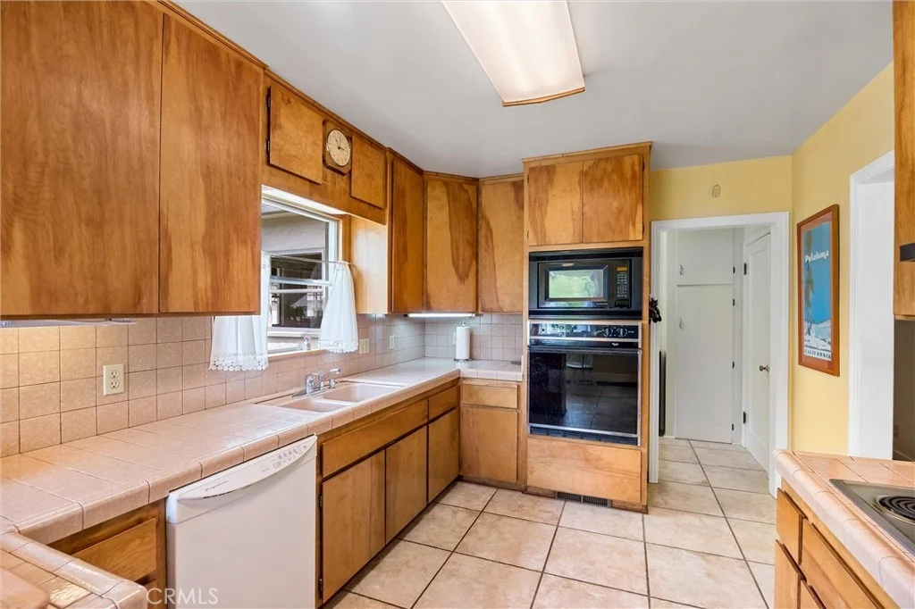 Photo of 319 S Merrill Avenue