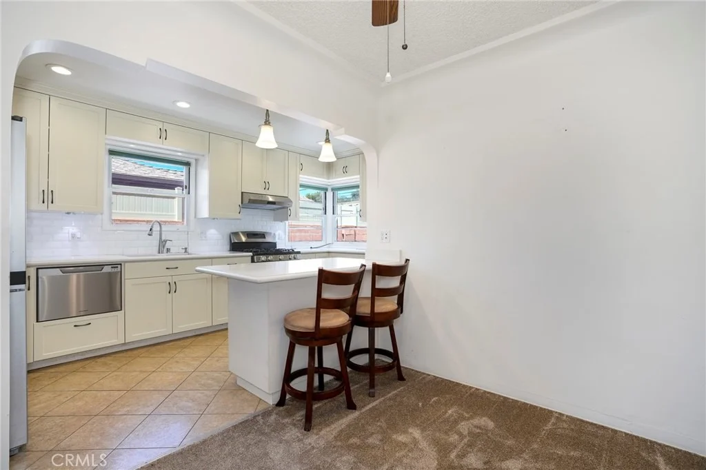 Photo of 10120 Hunt Avenue