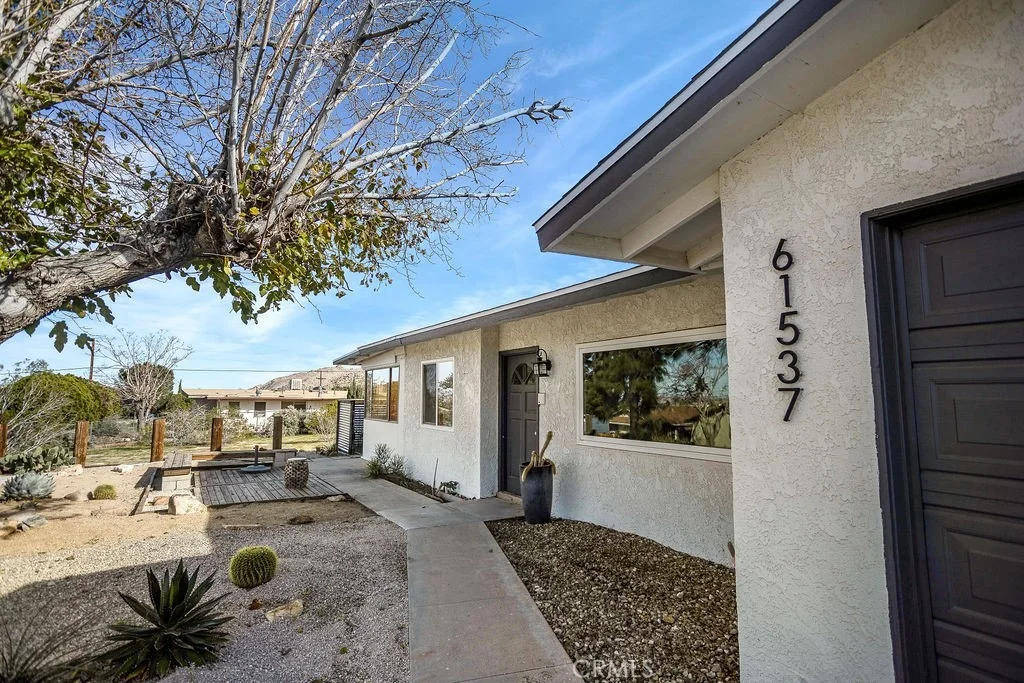 Photo of 61537 Valley View Drive