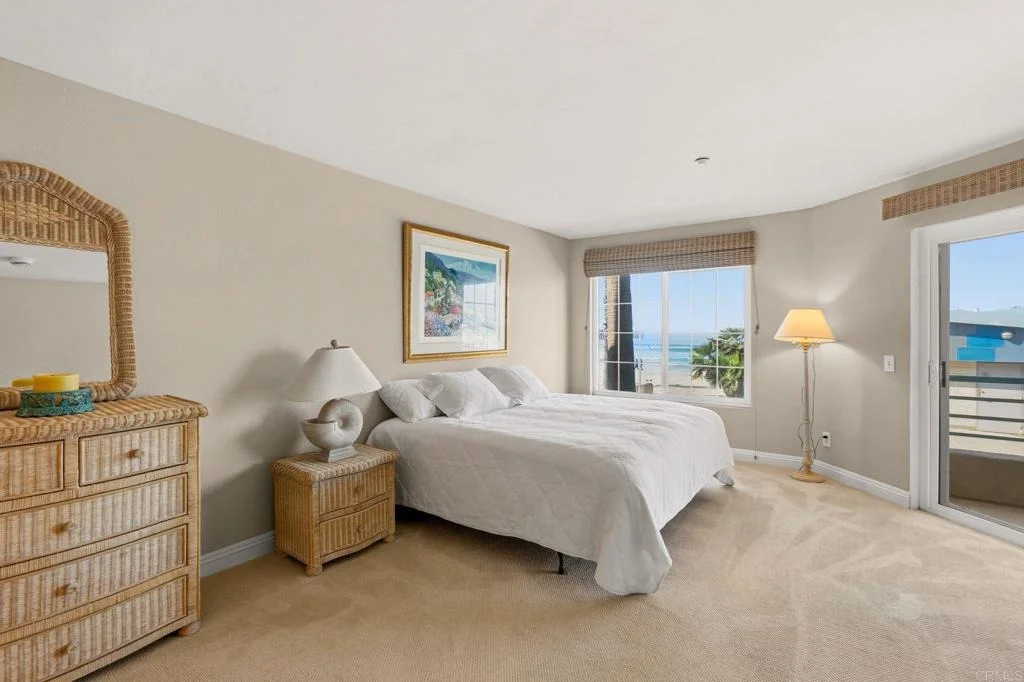 Photo of Unit 7 at 400 N The Strand
