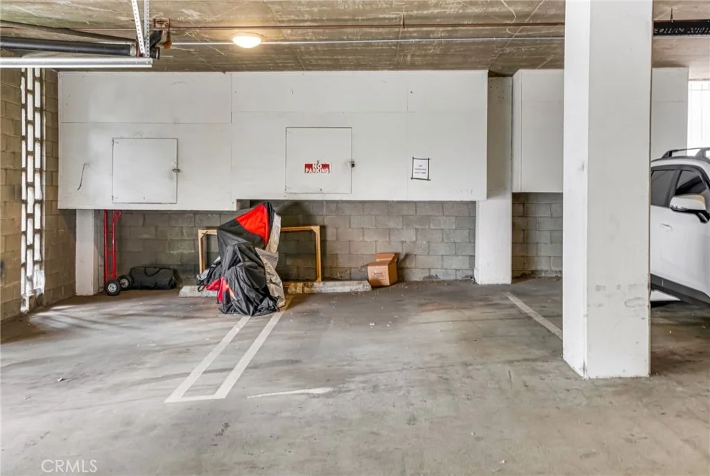 Photo of Unit 607 at 375 Atlantic Avenue