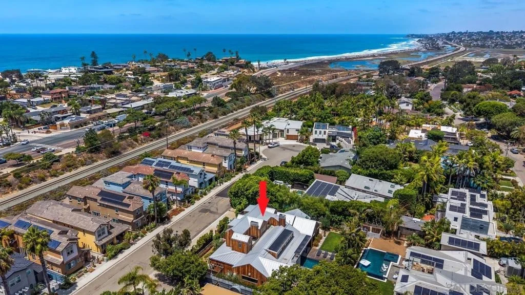 Photo of 520 N Cedros Ave