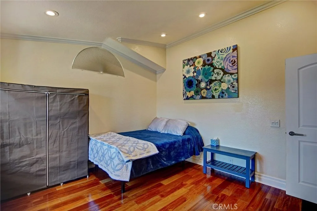 Photo of 445 Somerset Circle