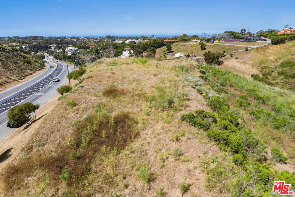 Photo of 6111 Kanan Dume Road