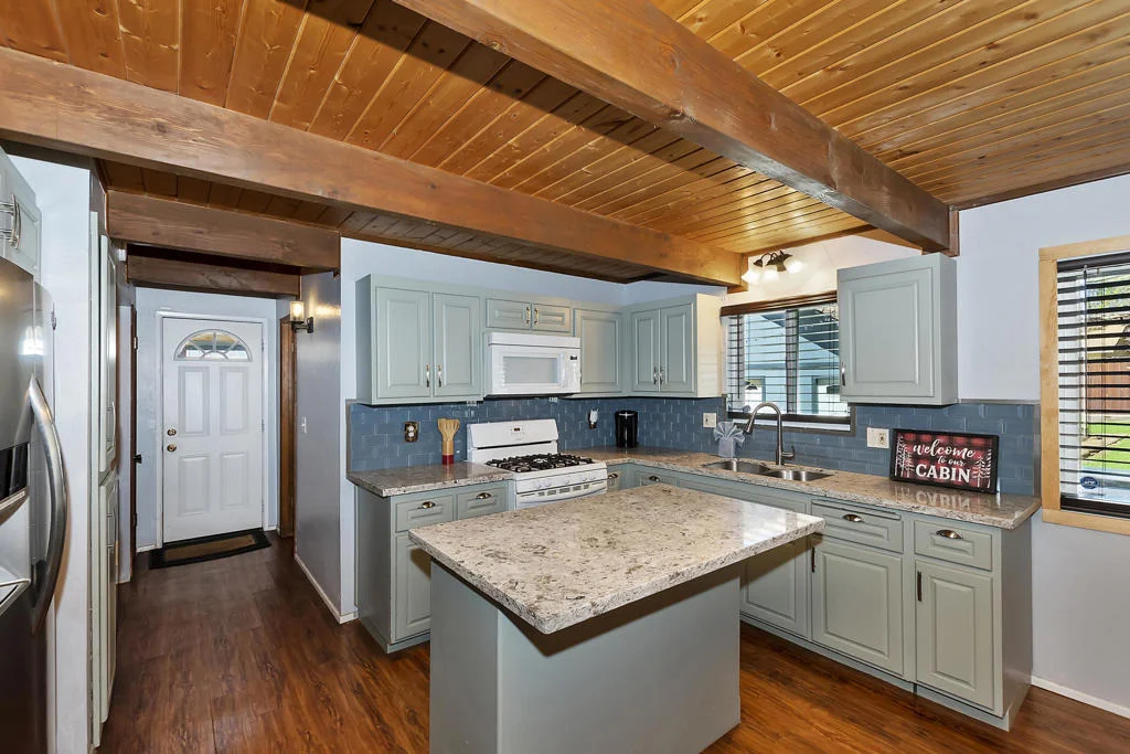 Photo of 40138 Hillcrest Drive