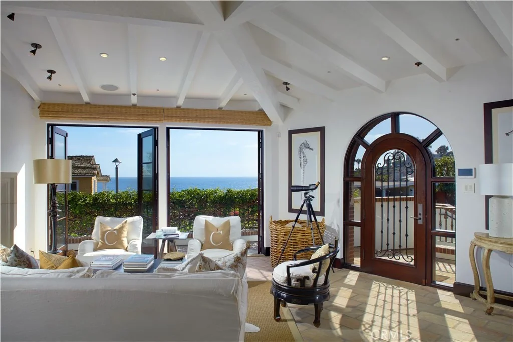 Photo of 1292 Cliff Drive