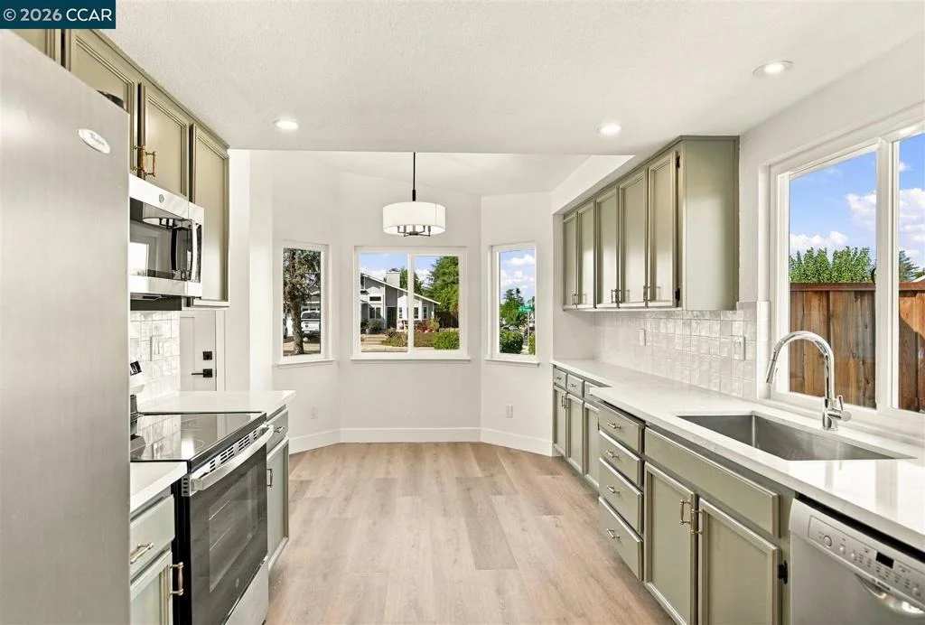 Photo of 301 Maude Ct