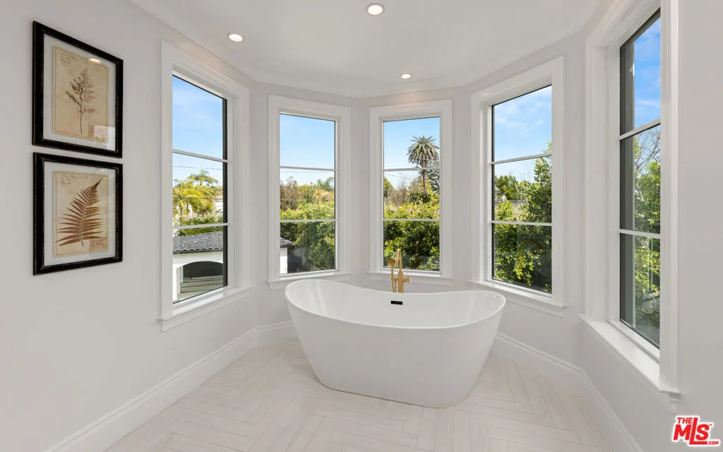 Photo of 722 N Camden Drive