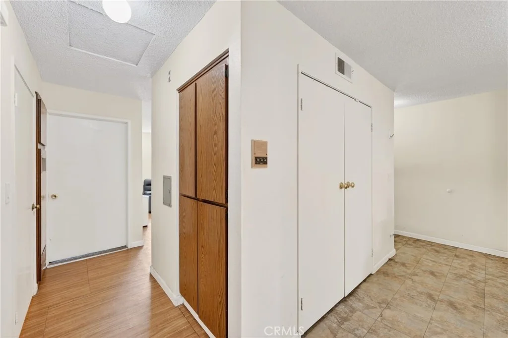 Photo of Unit 21 at 5905 Rosemead Blvd