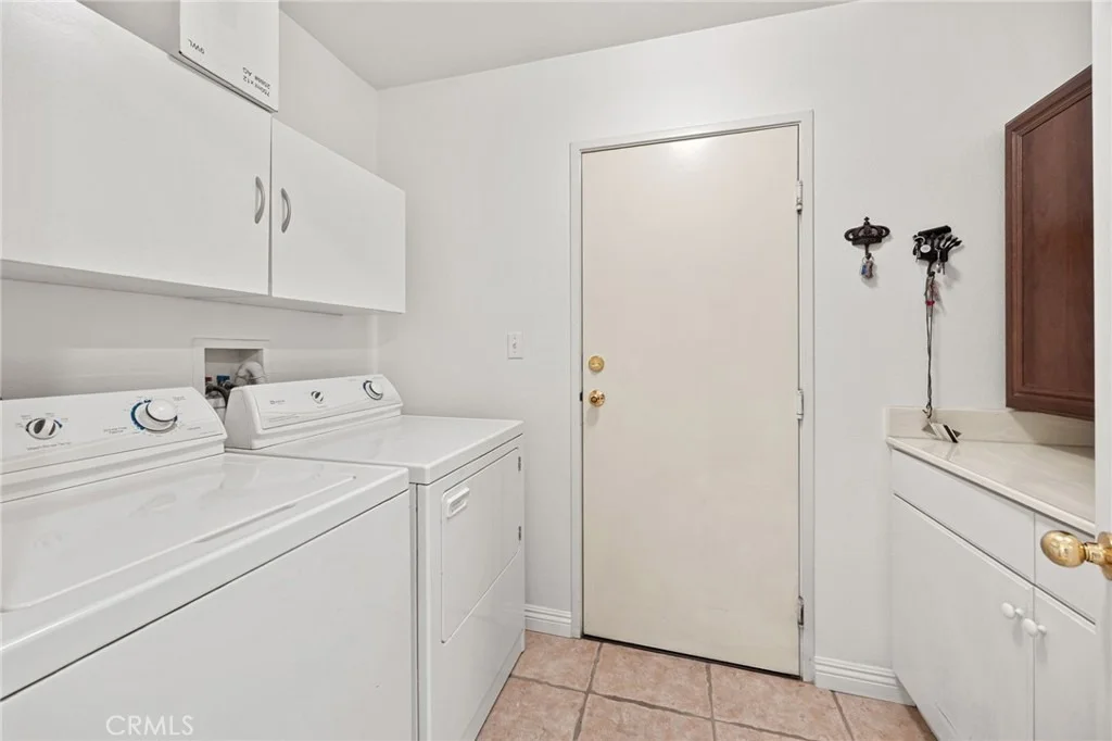 Photo of Unit B at 33433 Emerson Way