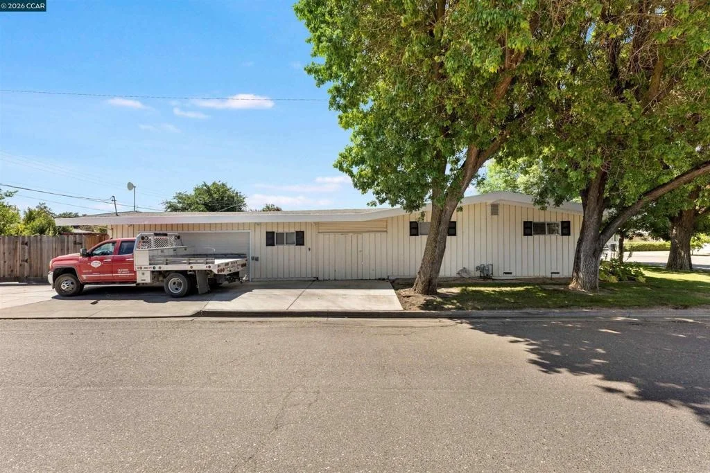 Photo of 700 Real Ave