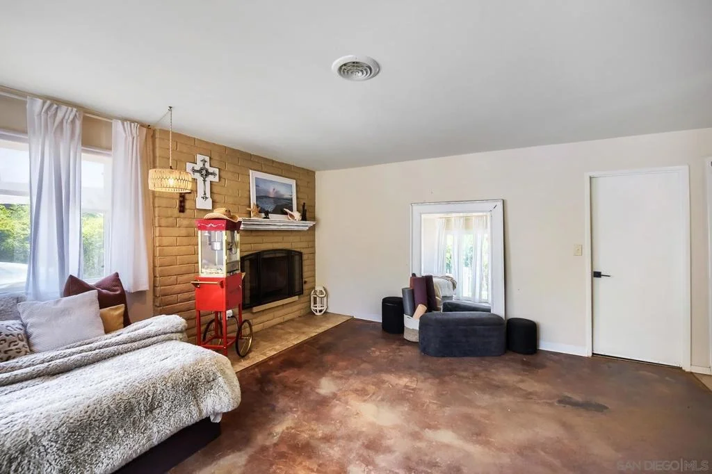 Photo of 4225 AVOCADO BLVD