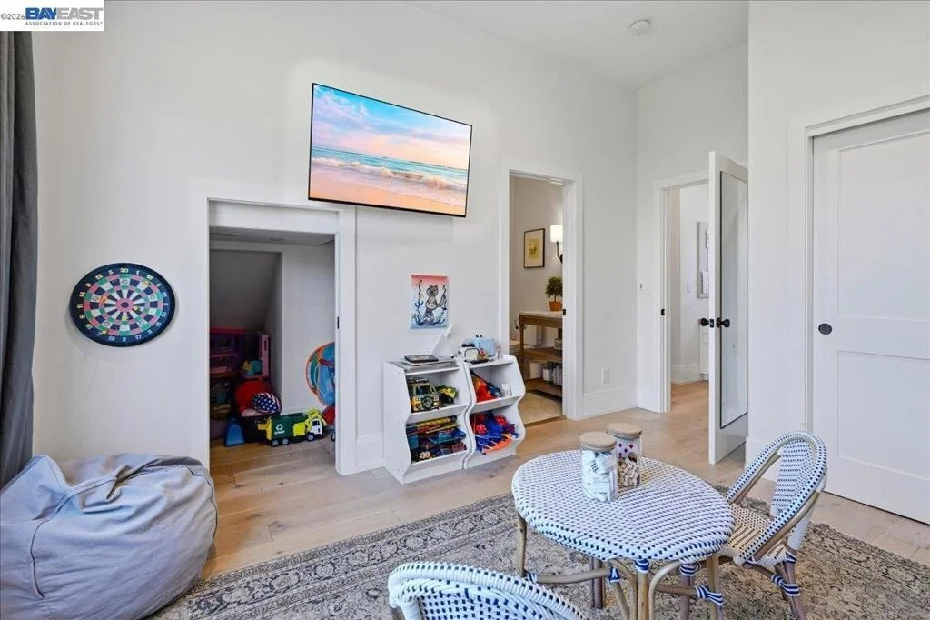 Photo of 3550 Vine St