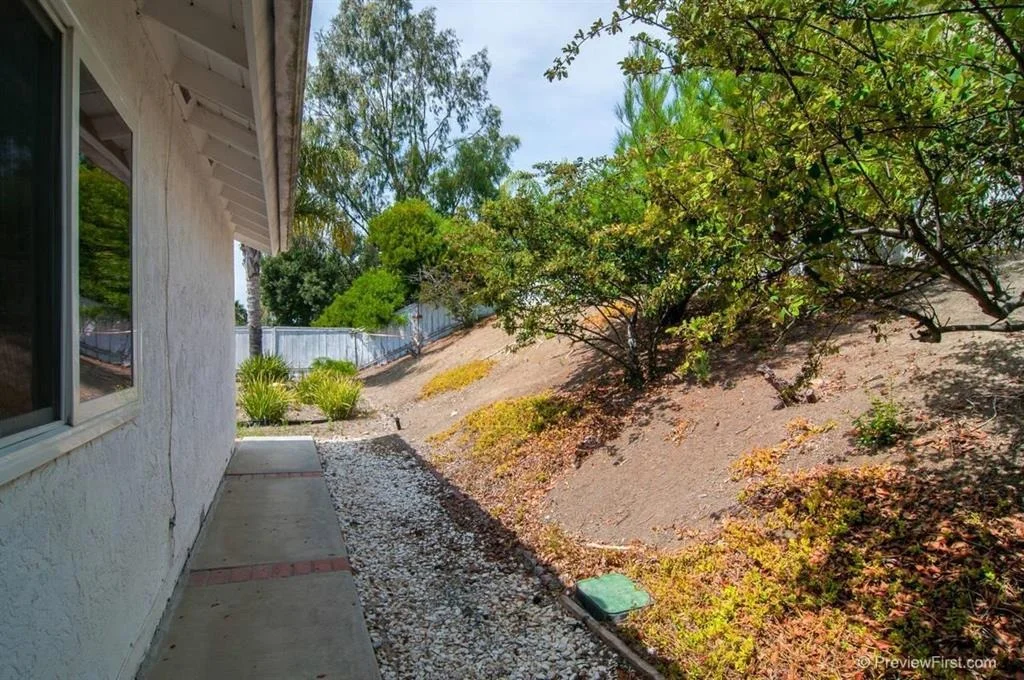 Photo of 7938 Avenida Diestro