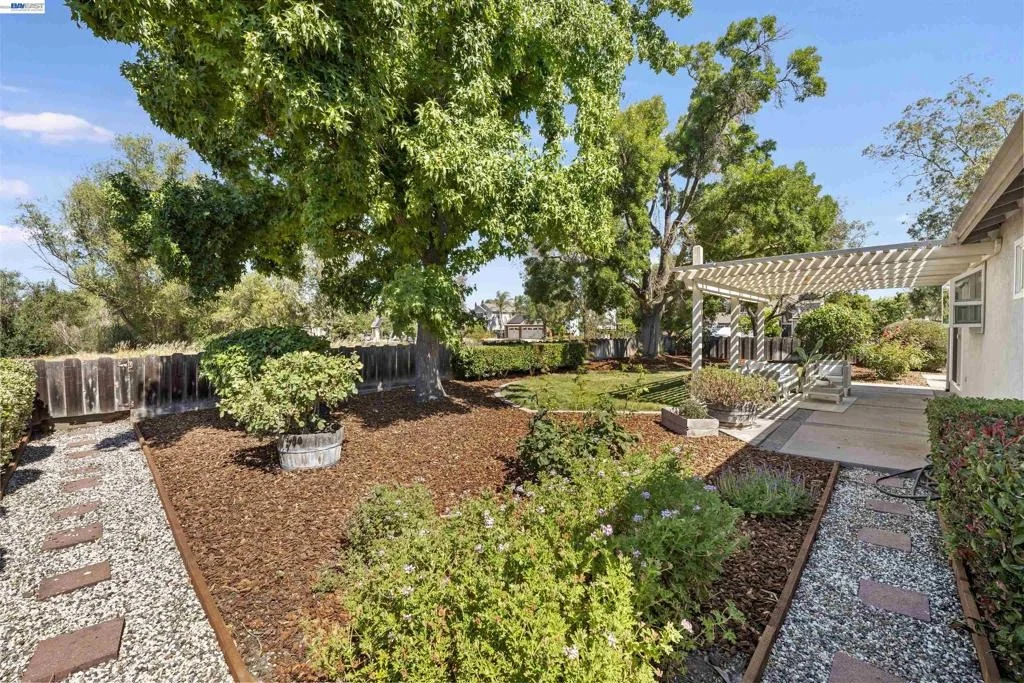 Photo of 1596 Heather Lane
