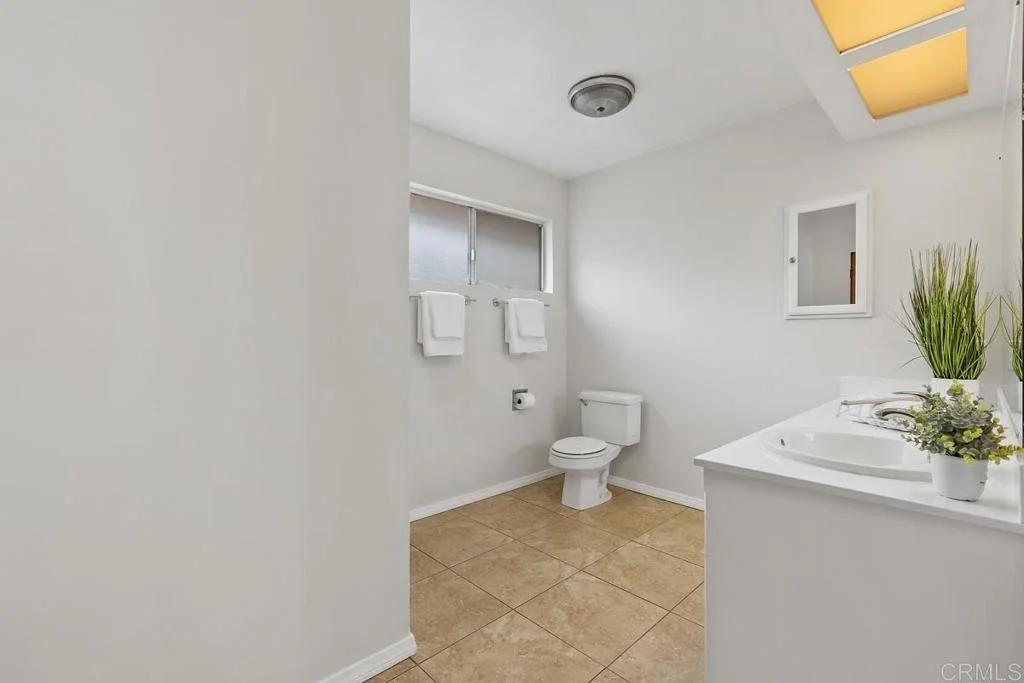 Photo of 1035 Knoll Park Lane