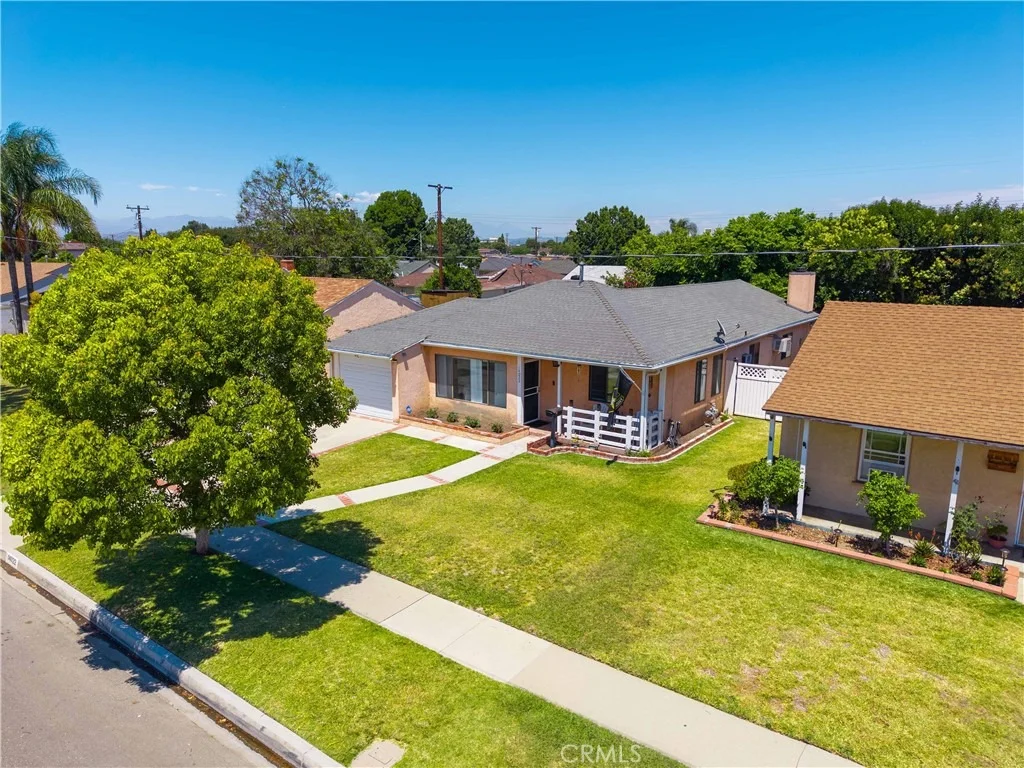 Photo of 14022 Gard Avenue