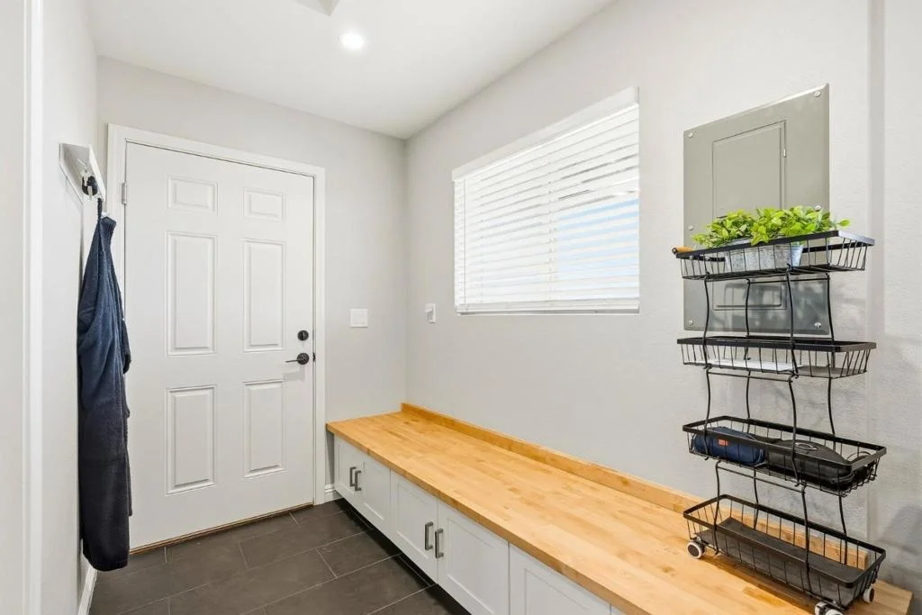 Photo of 296 River Road