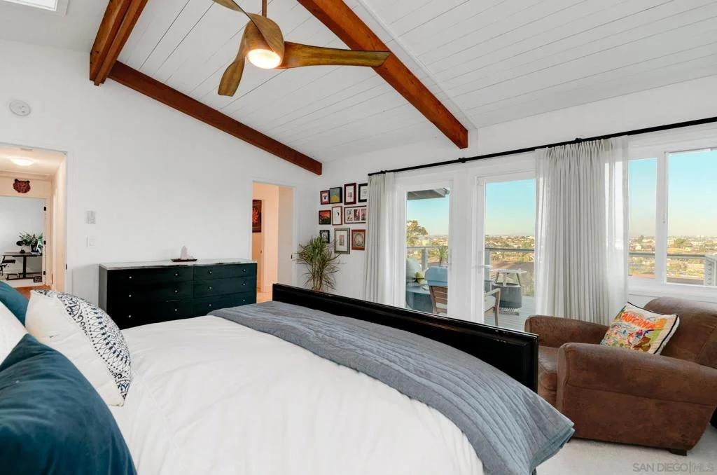 Photo of 3958 La Cresta