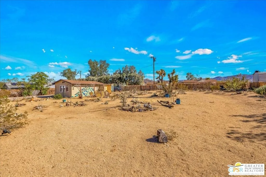 Photo of 61939 Hilltop Drive