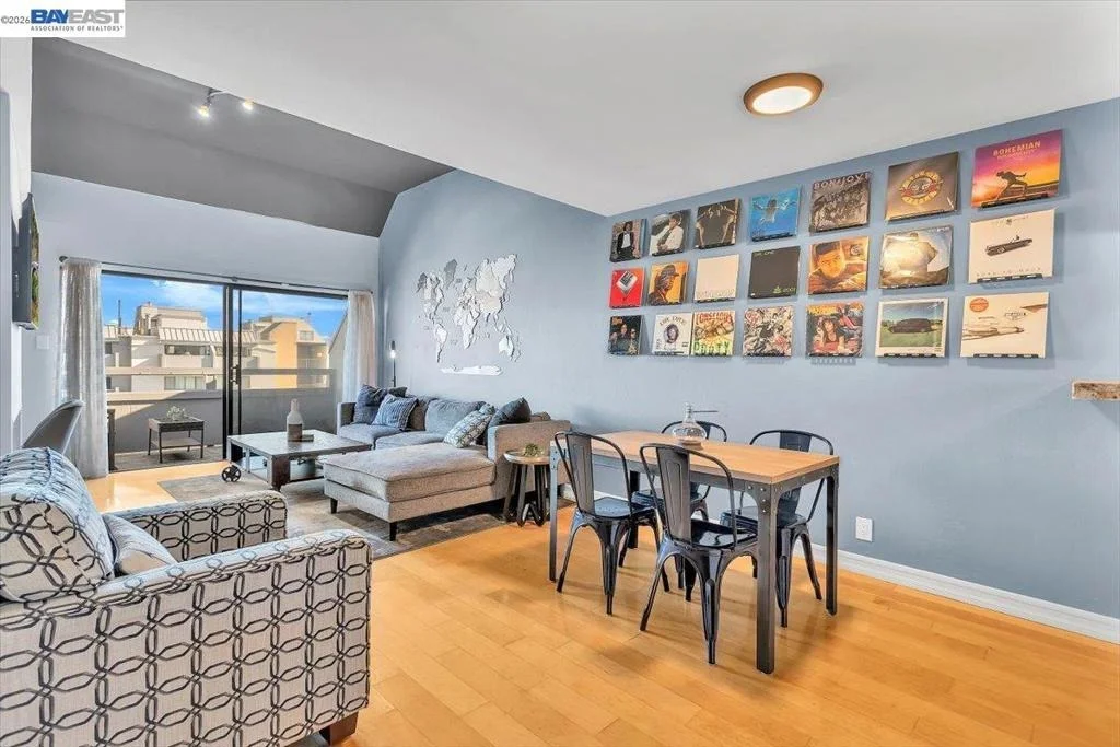 Photo of Unit 312 at 7 Embarcadero