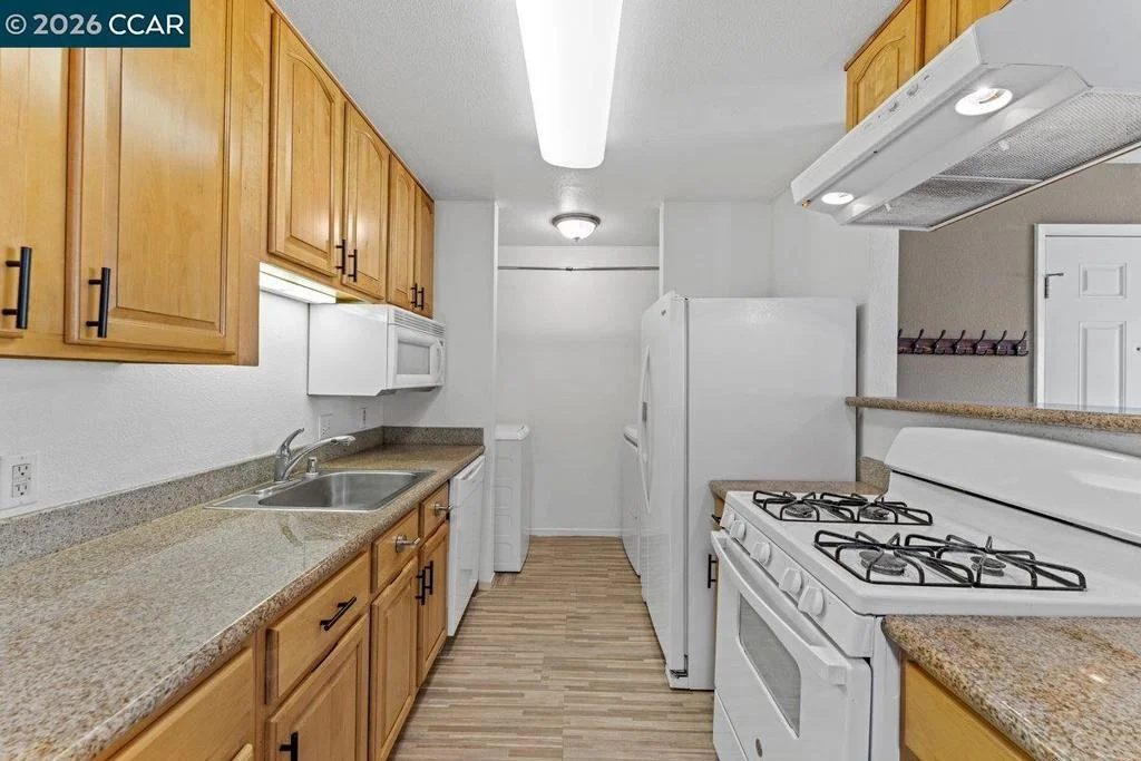 Photo of 2189 Lakeview