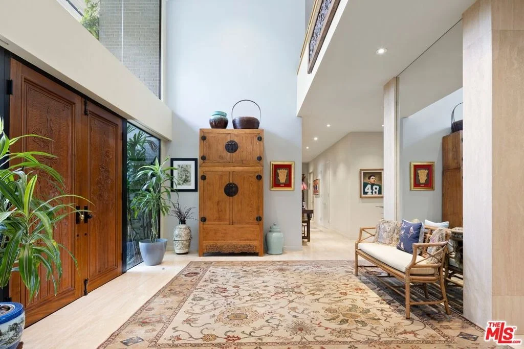 Photo of 715 N Beverly Drive