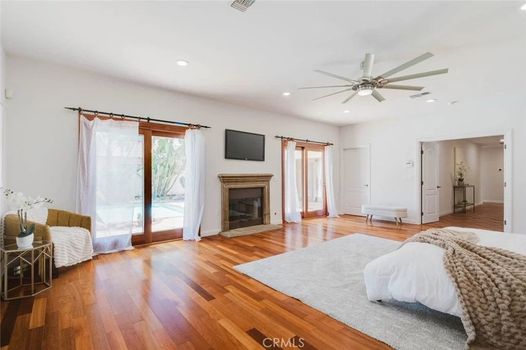 Photo of 17827 Roscoe Boulevard