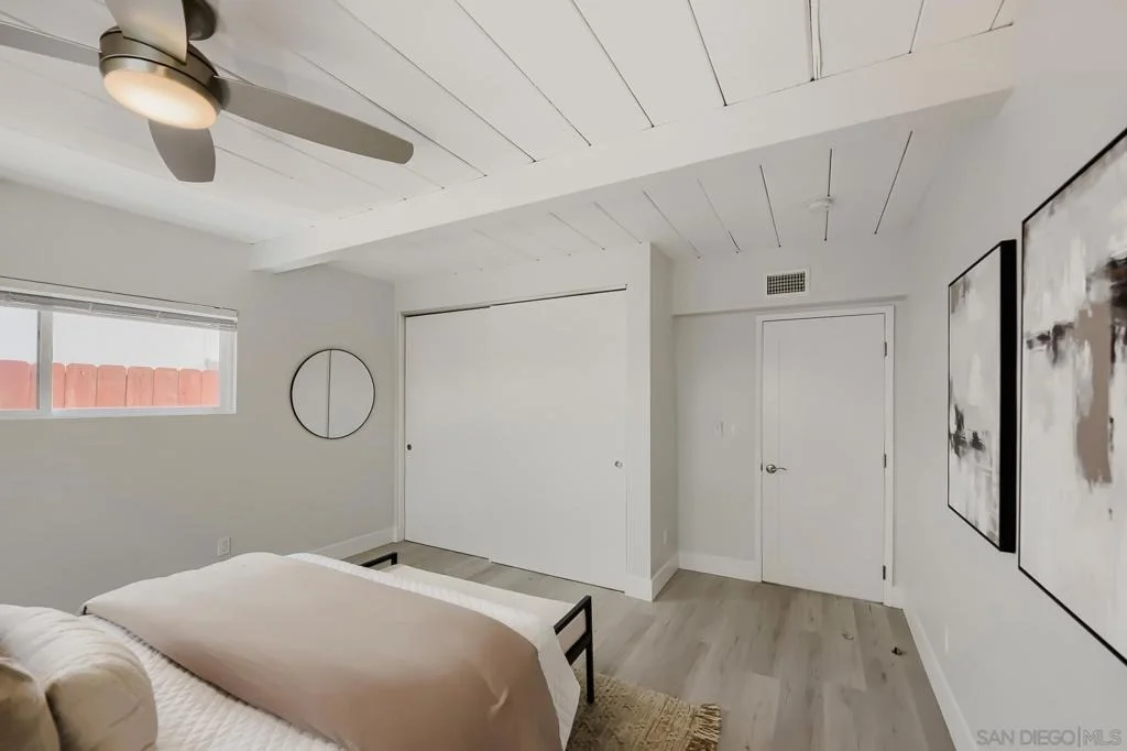 Photo of 5379 La Jolla Mesa