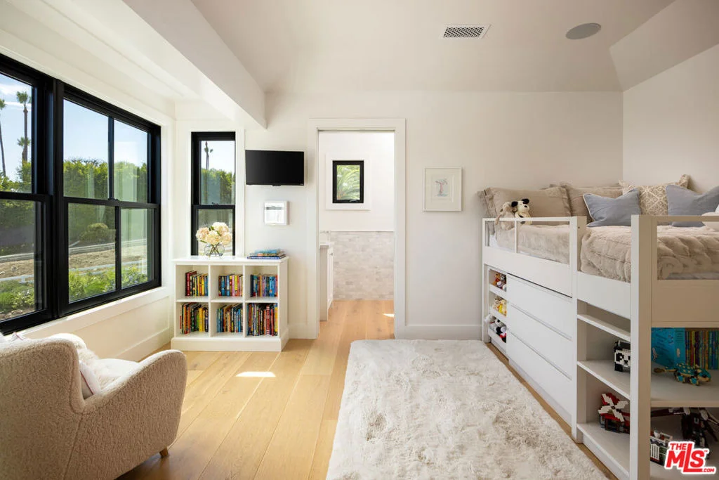 Photo of 5944 Cavalleri Road