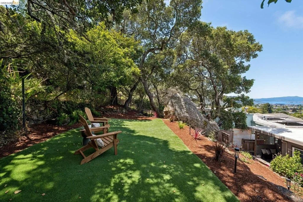 Photo of 515 Vincente Ave