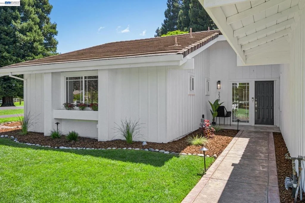 Photo of 238 Delta Pl