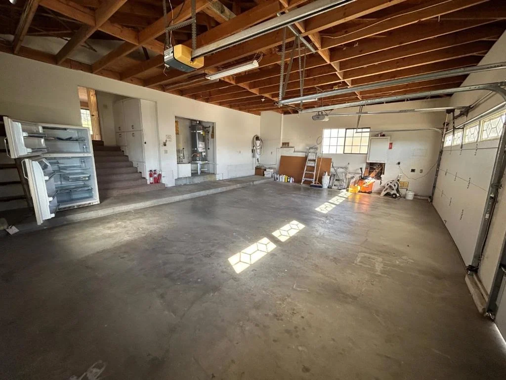 Photo of 24665 Foothill Drive