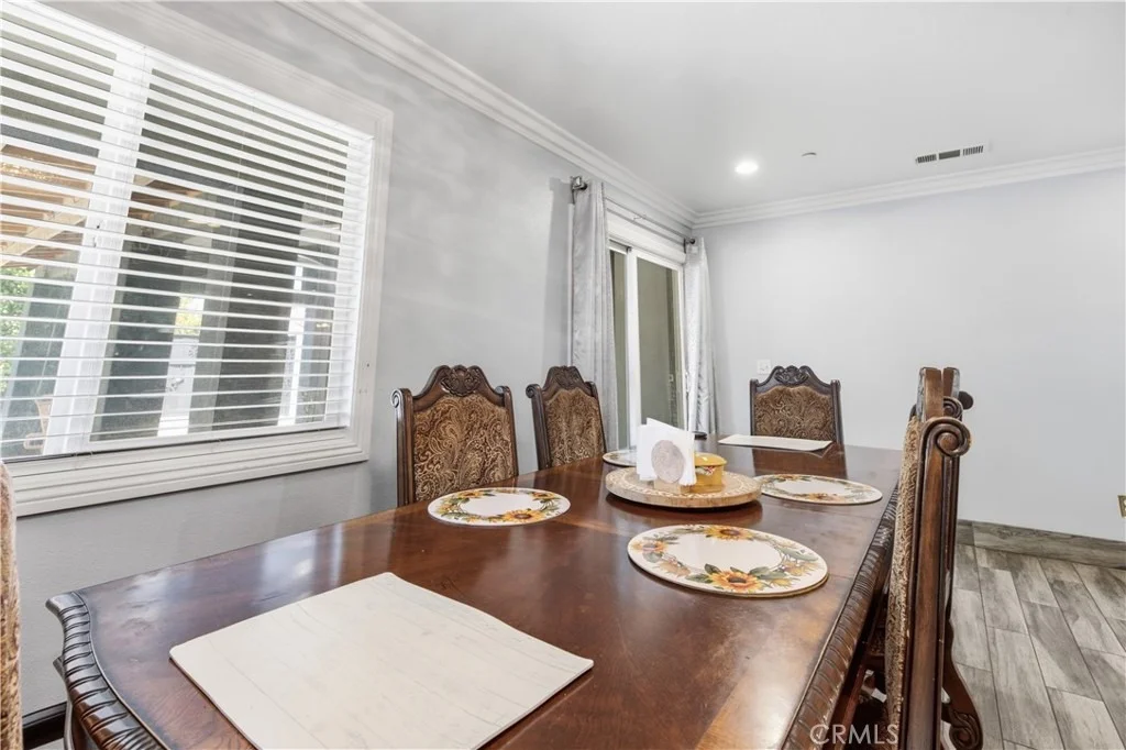 Photo of 2851 Pleasant St