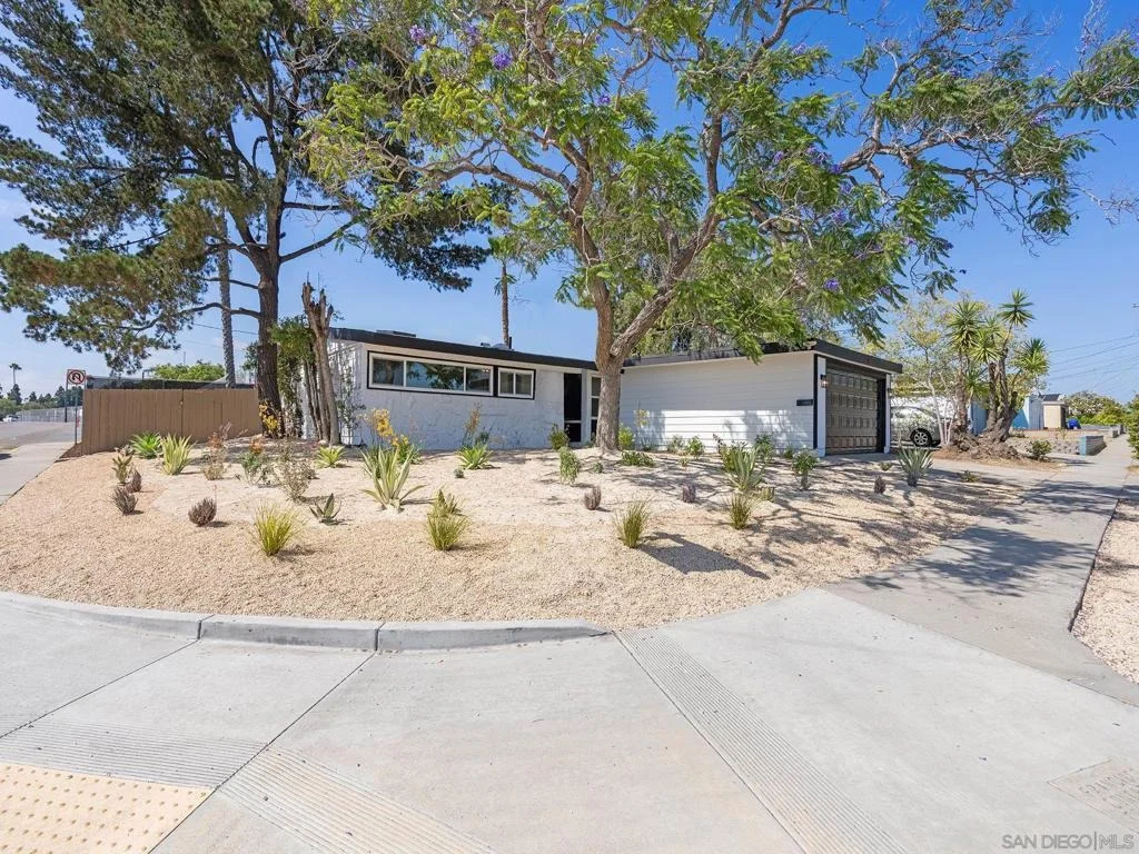 Photo of 9342 Fermi Ave