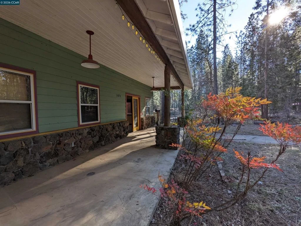 Photo of 31874 State Highway 44
